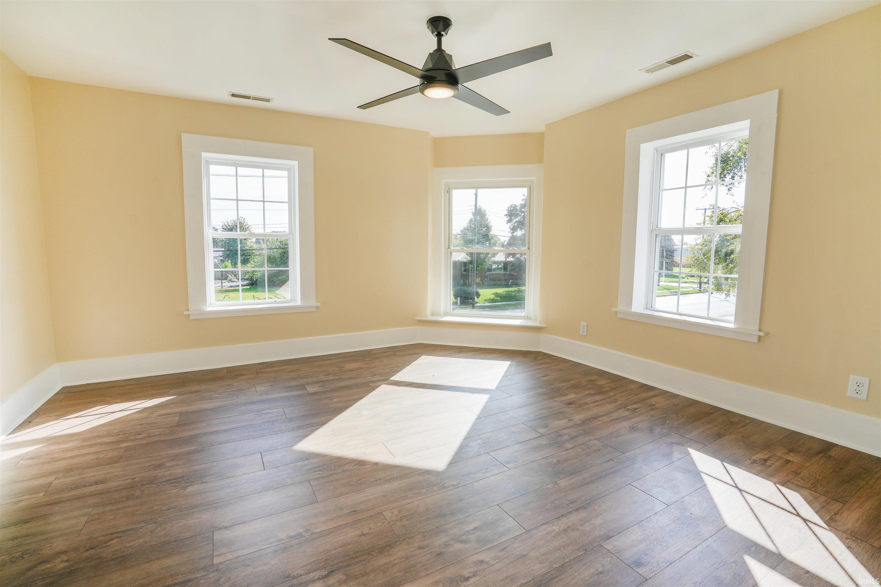 504 South Range Street Wolcott, IN 47995 - Photo 12 of 25