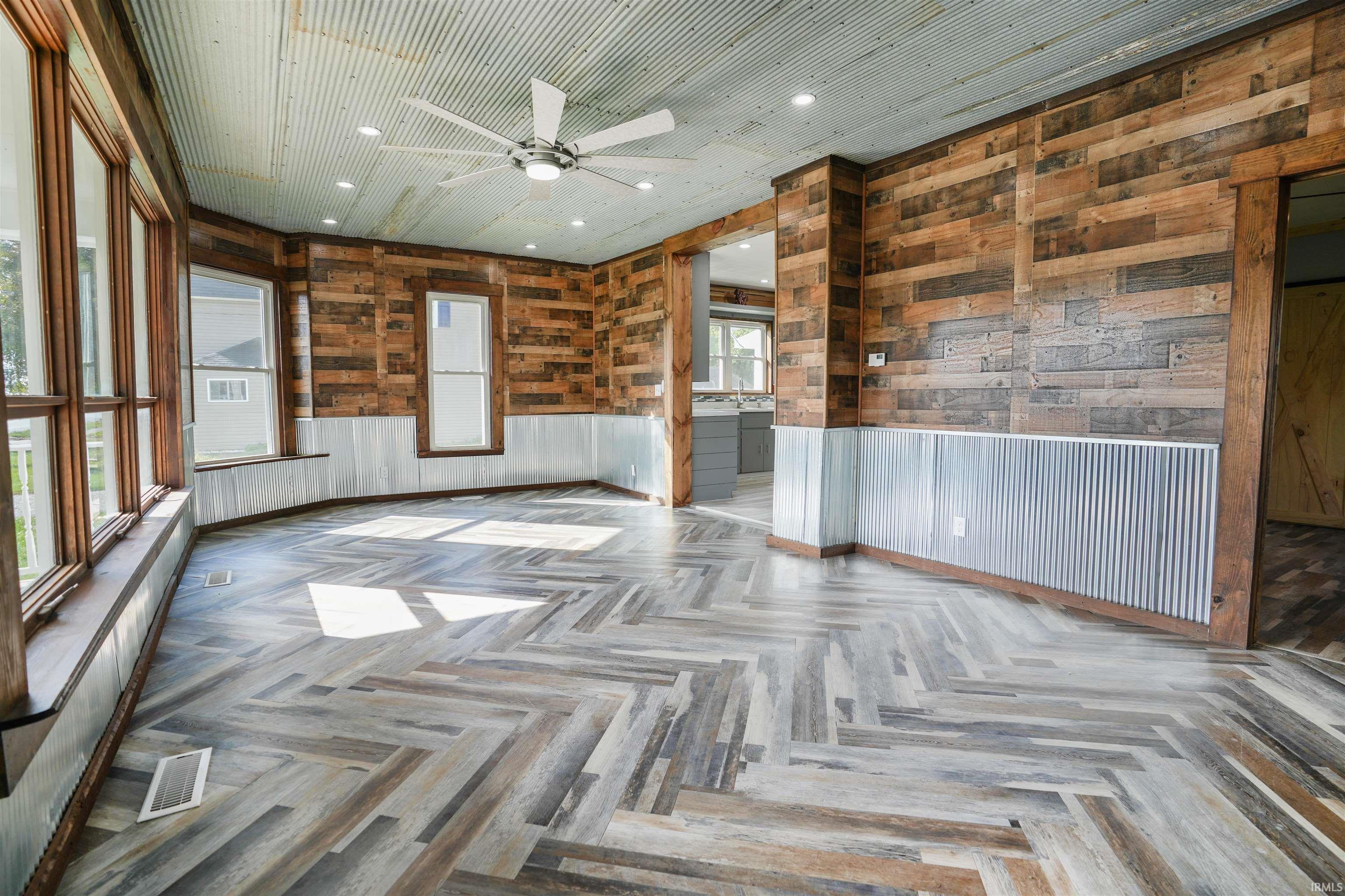 504 South Range Street Wolcott, IN 47995 - Photo 2 of 25