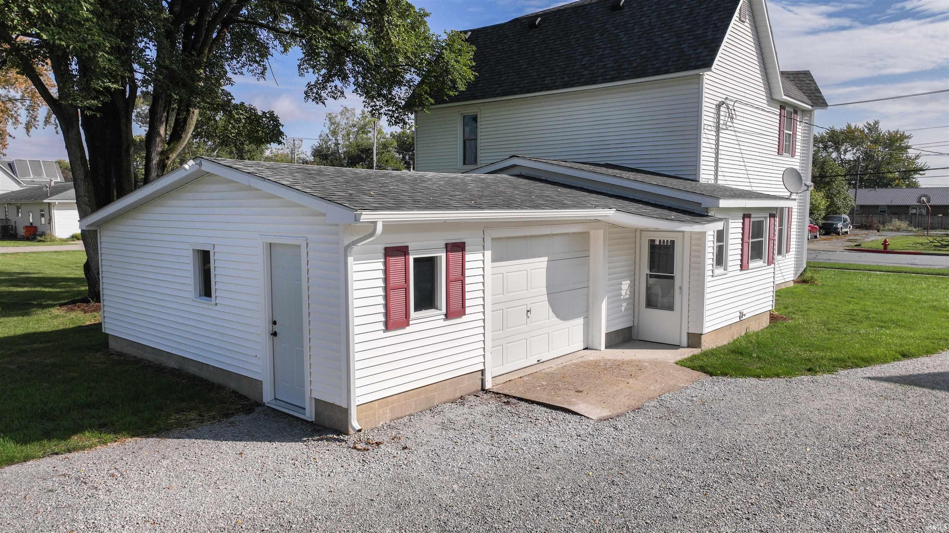 504 South Range Street Wolcott, IN 47995 - Photo 22 of 25