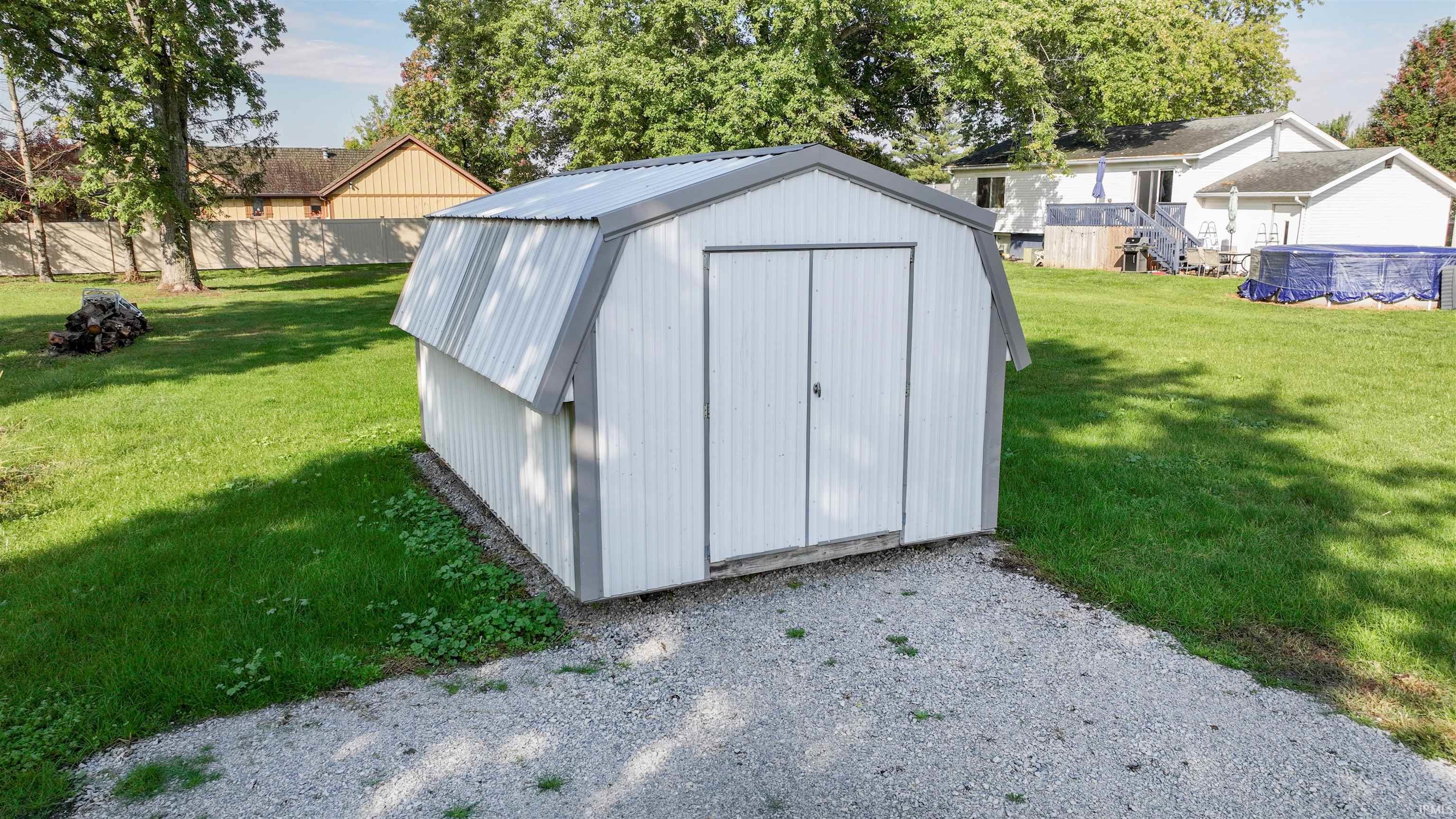 504 South Range Street Wolcott, IN 47995 - Photo 23 of 25