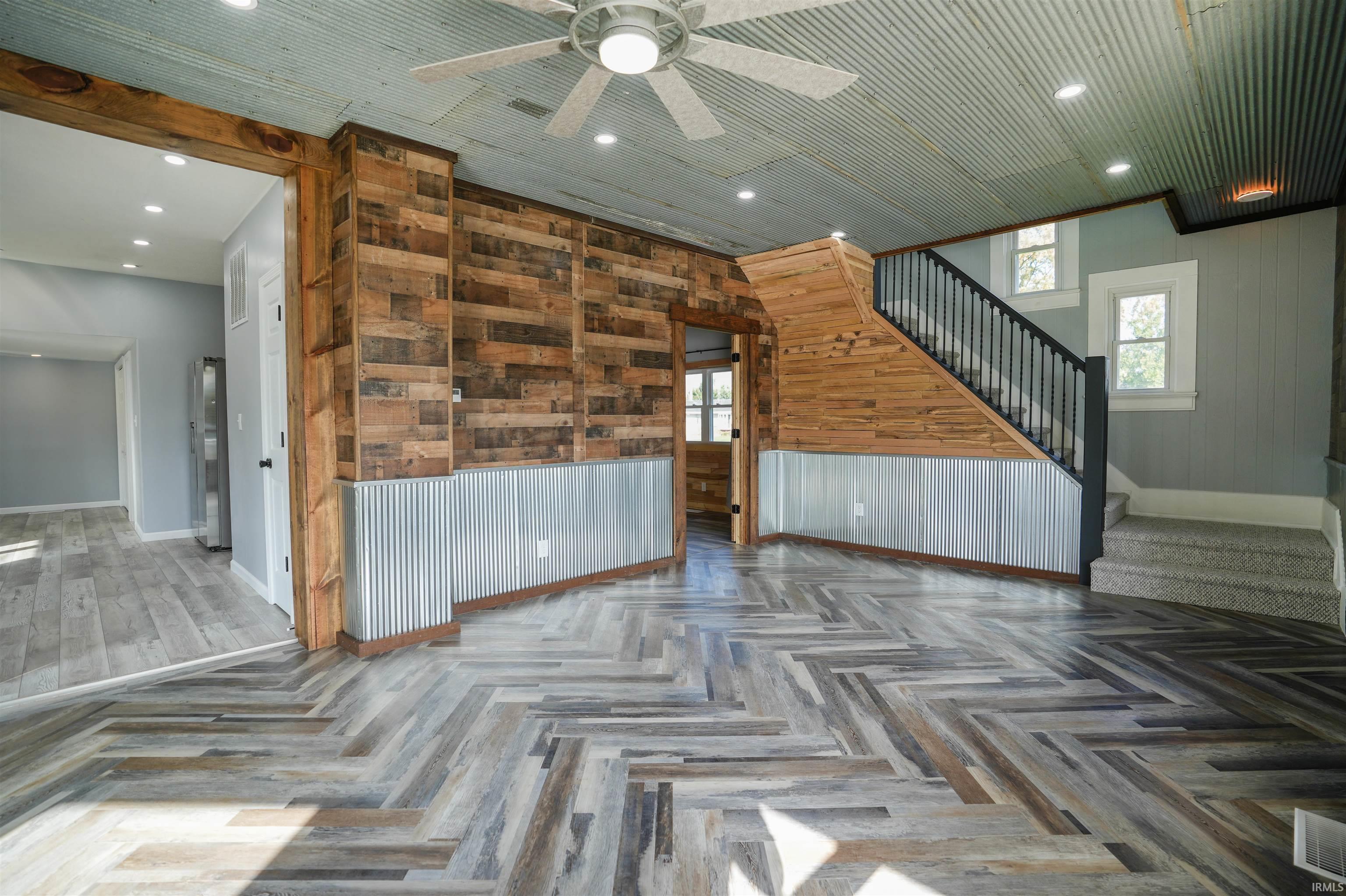 504 South Range Street Wolcott, IN 47995 - Photo 3 of 25