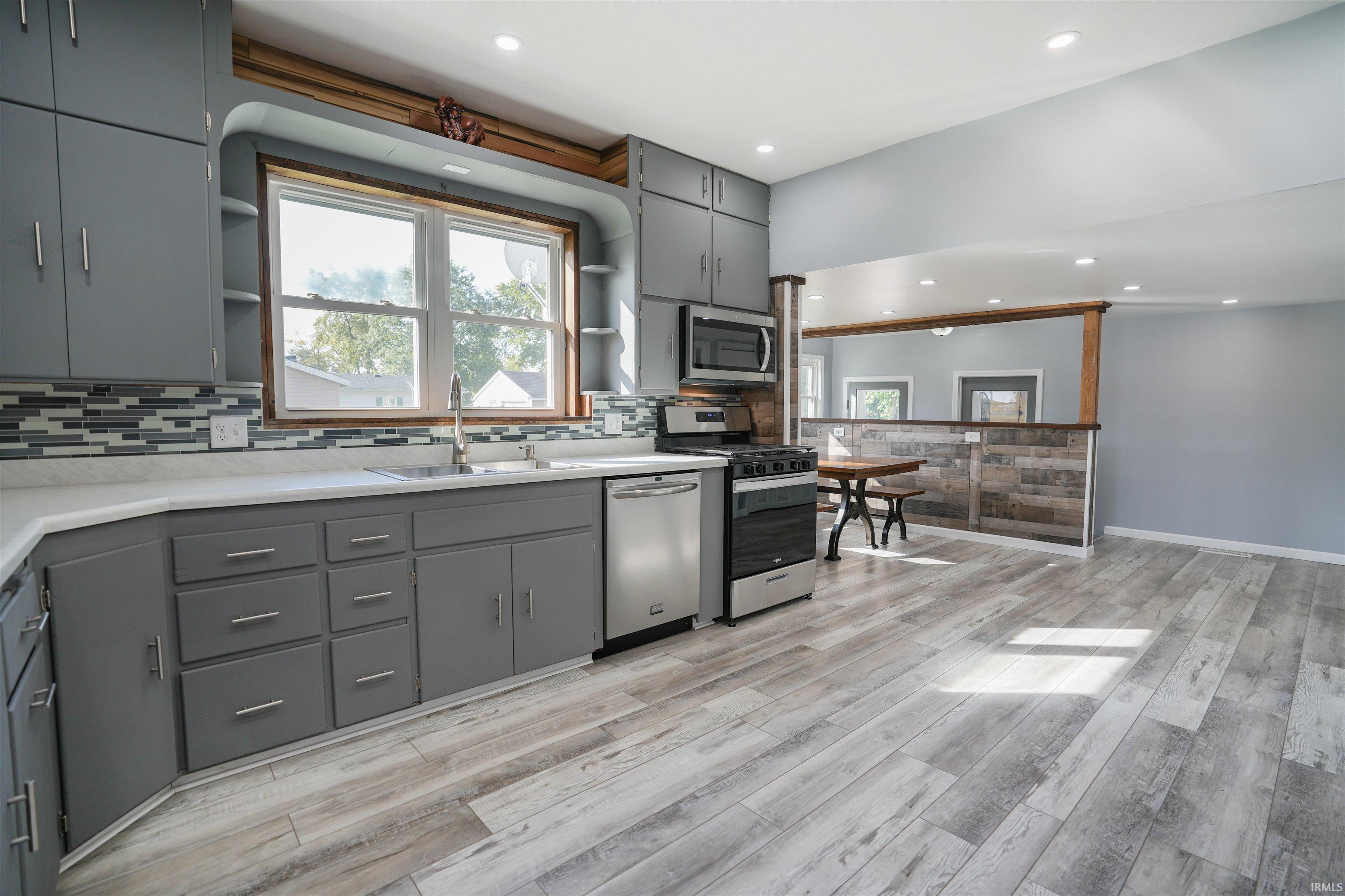 504 South Range Street Wolcott, IN 47995 - Photo 4 of 25