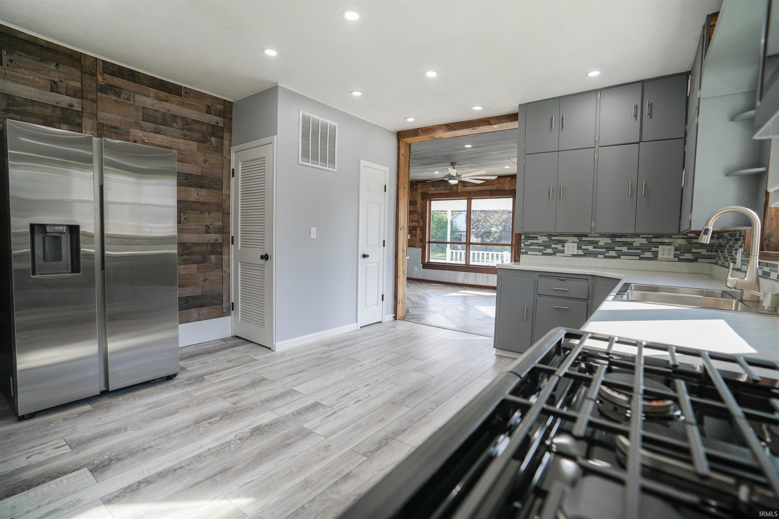 504 South Range Street Wolcott, IN 47995 - Photo 6 of 25