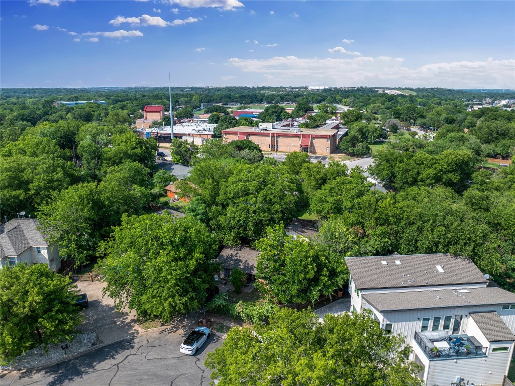 6110 Calmar Cove Austin, TX 78721 - Photo 19 of 26 a view of a city
