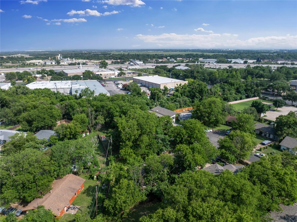 6110 Calmar Cove Austin, TX 78721 - Photo 24 of 26 an aerial view of multiple house
