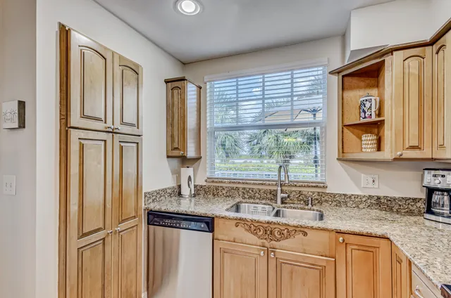 $9,500 | 406 Mainsail Circle, Jupiter, FL 33477