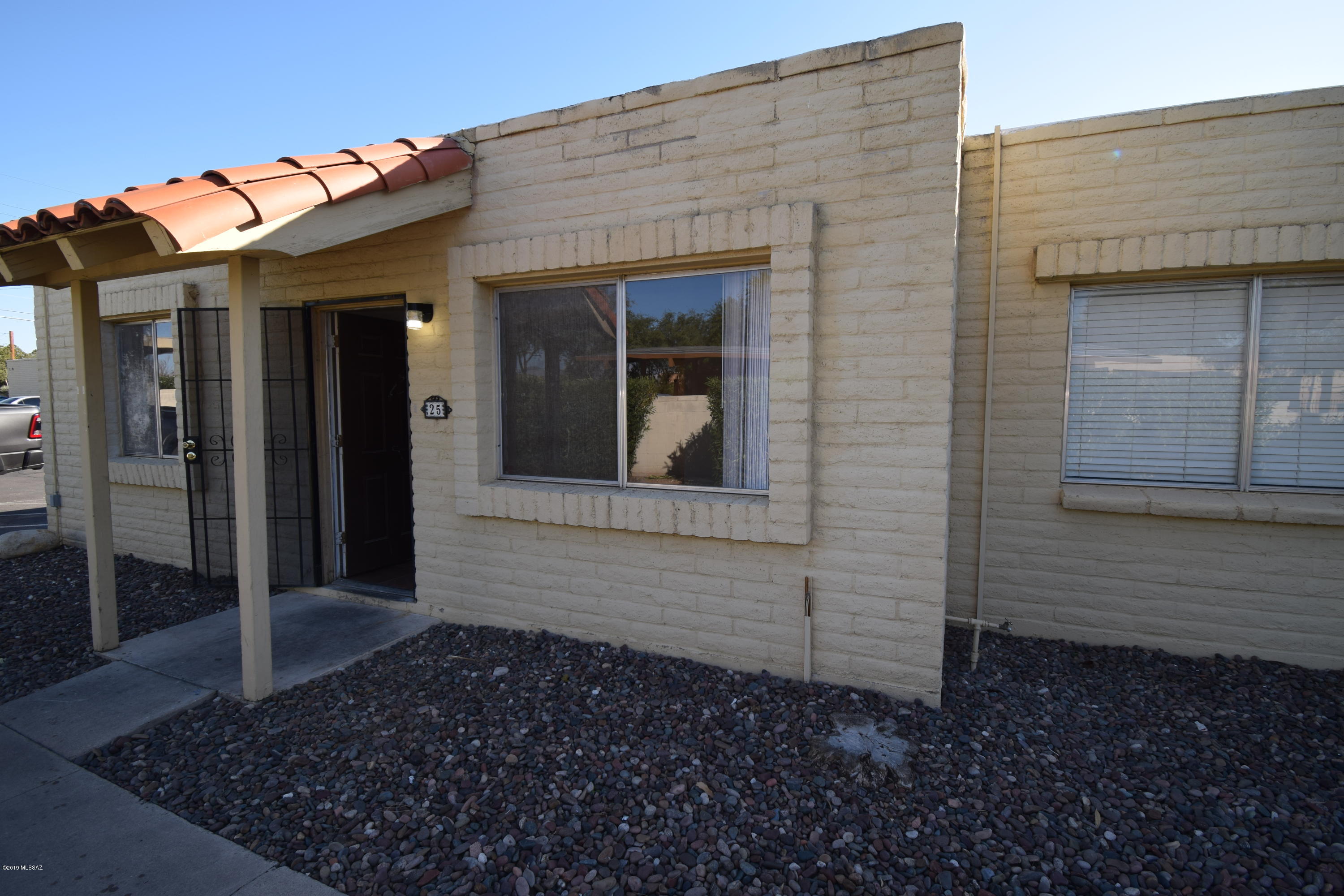 810 South Kolb Road, Unit 25 Tucson, AZ 85710 - Photo 2 of 19 Gallery Image 2