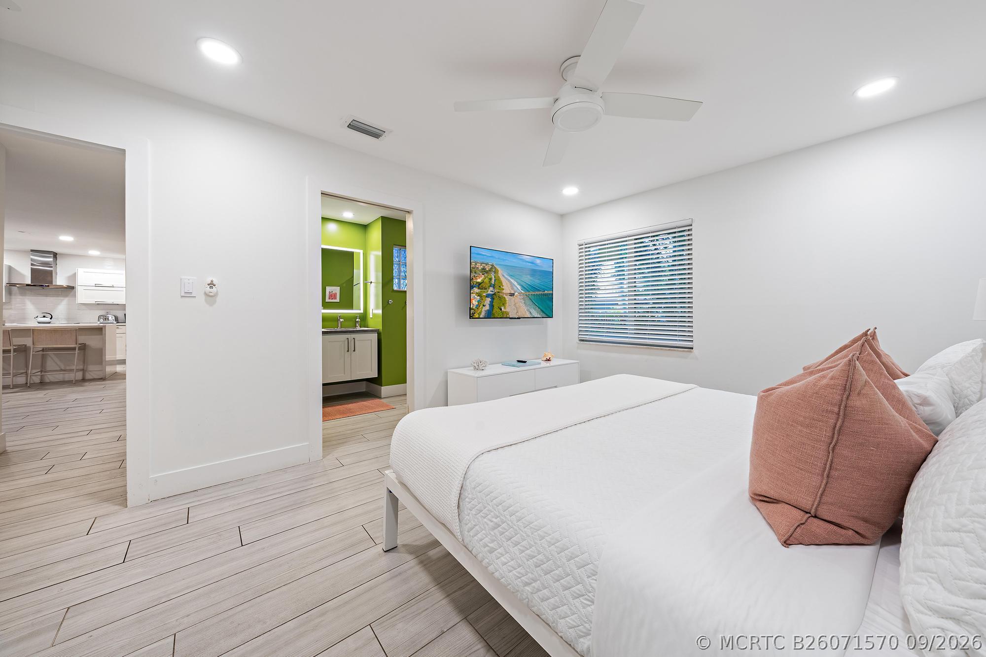 570 Dover Road Tequesta, FL 33469 - Photo 14 of 45 Primary Suite