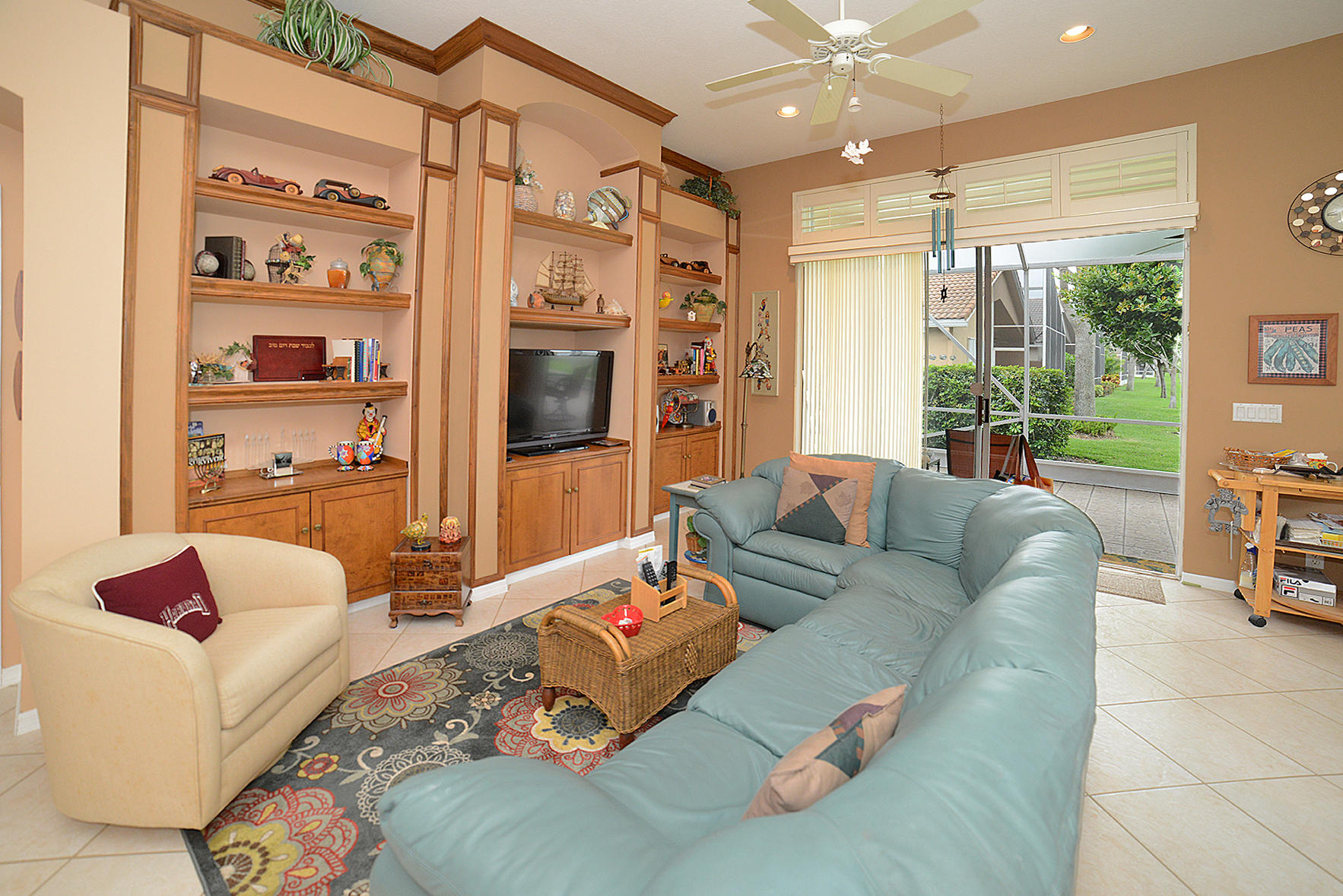 13925 Vía Raphael Delray Beach, FL 33446 - Photo 14 of 33 Family Room