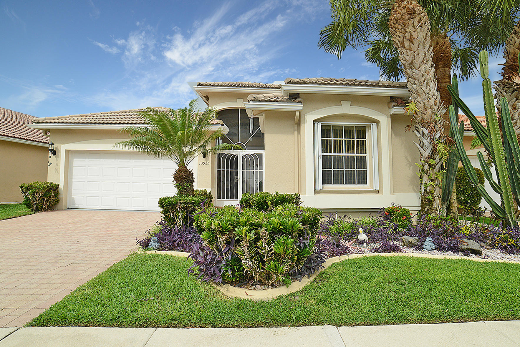 13925 Vía Raphael Delray Beach, FL 33446 - Photo 2 of 33 Exterior Front