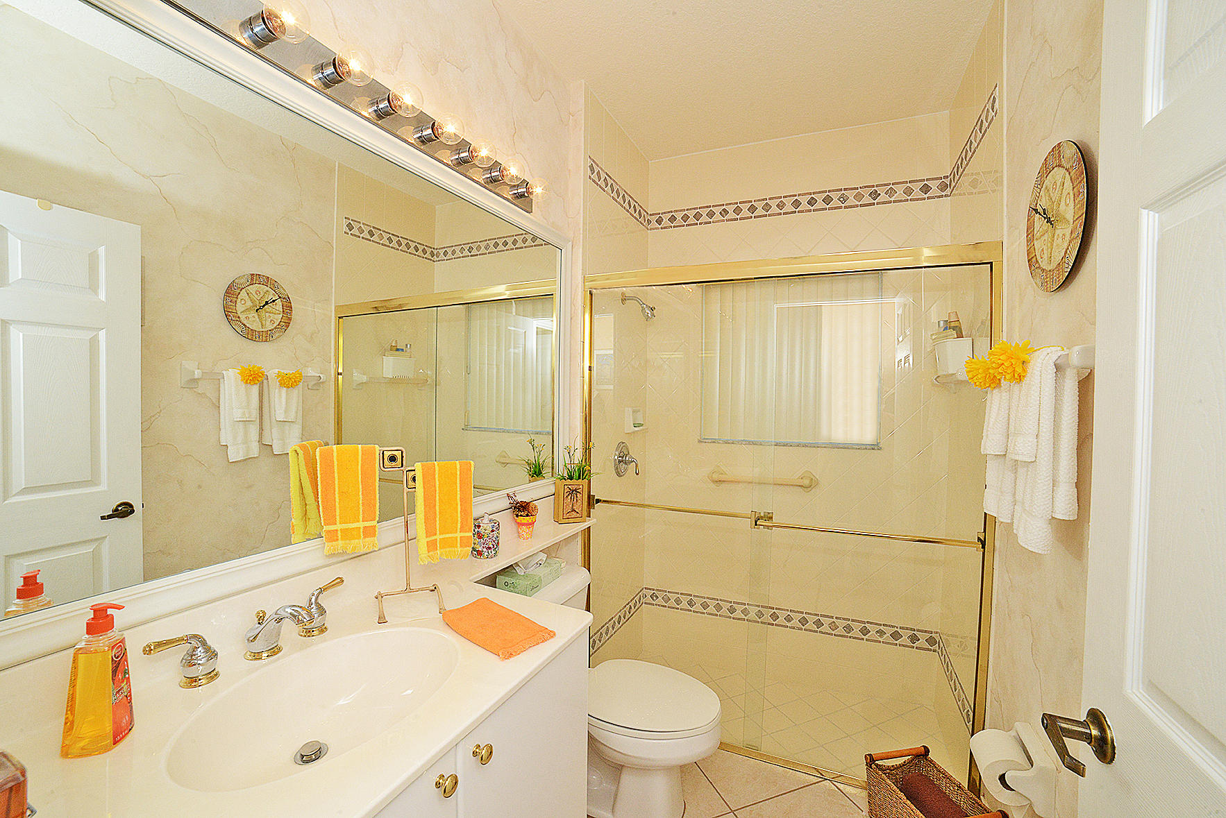 13925 Vía Raphael Delray Beach, FL 33446 - Photo 30 of 33 2nd Bathroom