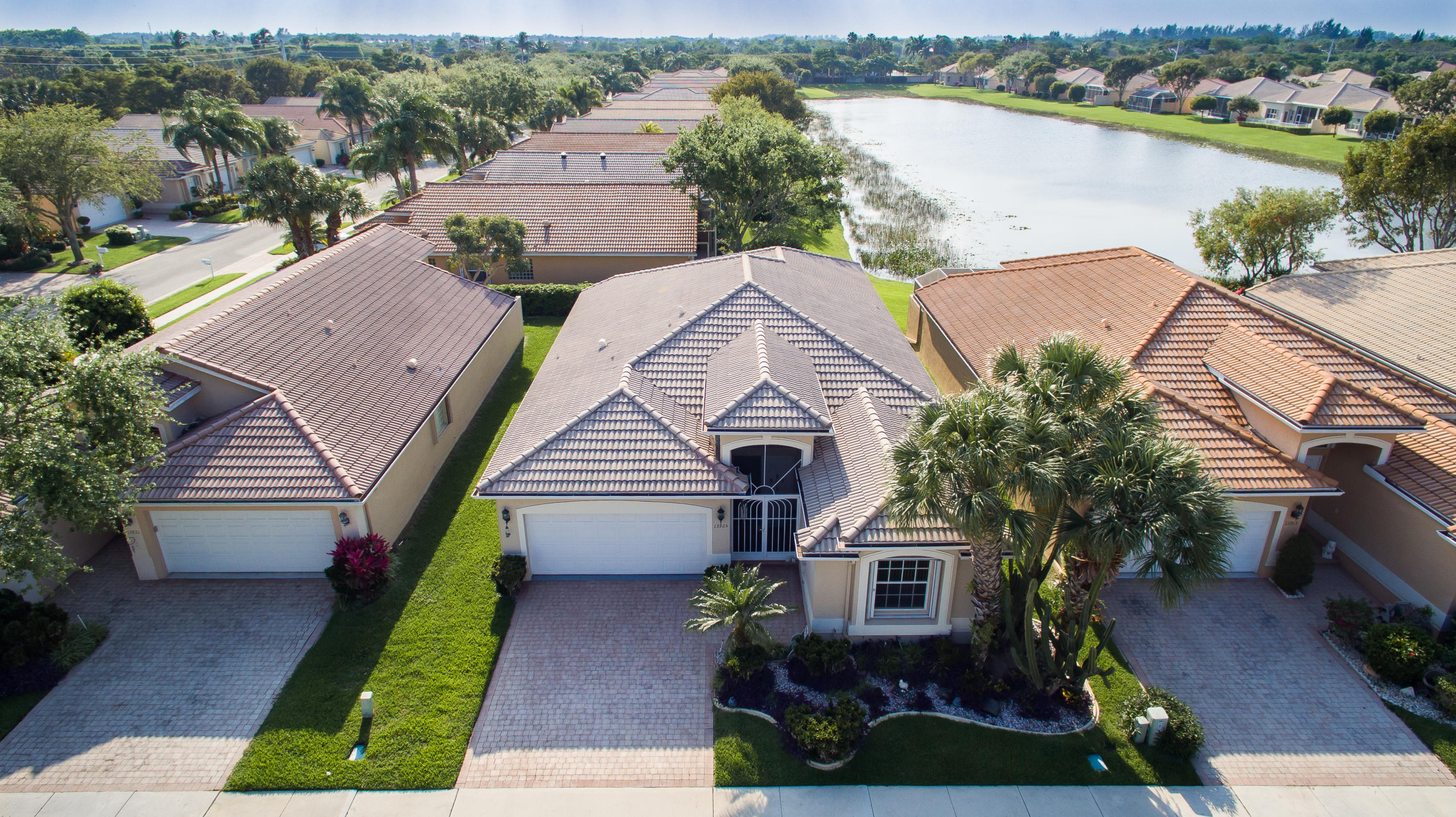 13925 Vía Raphael Delray Beach, FL 33446 - Photo 4 of 33 Arial Front Top