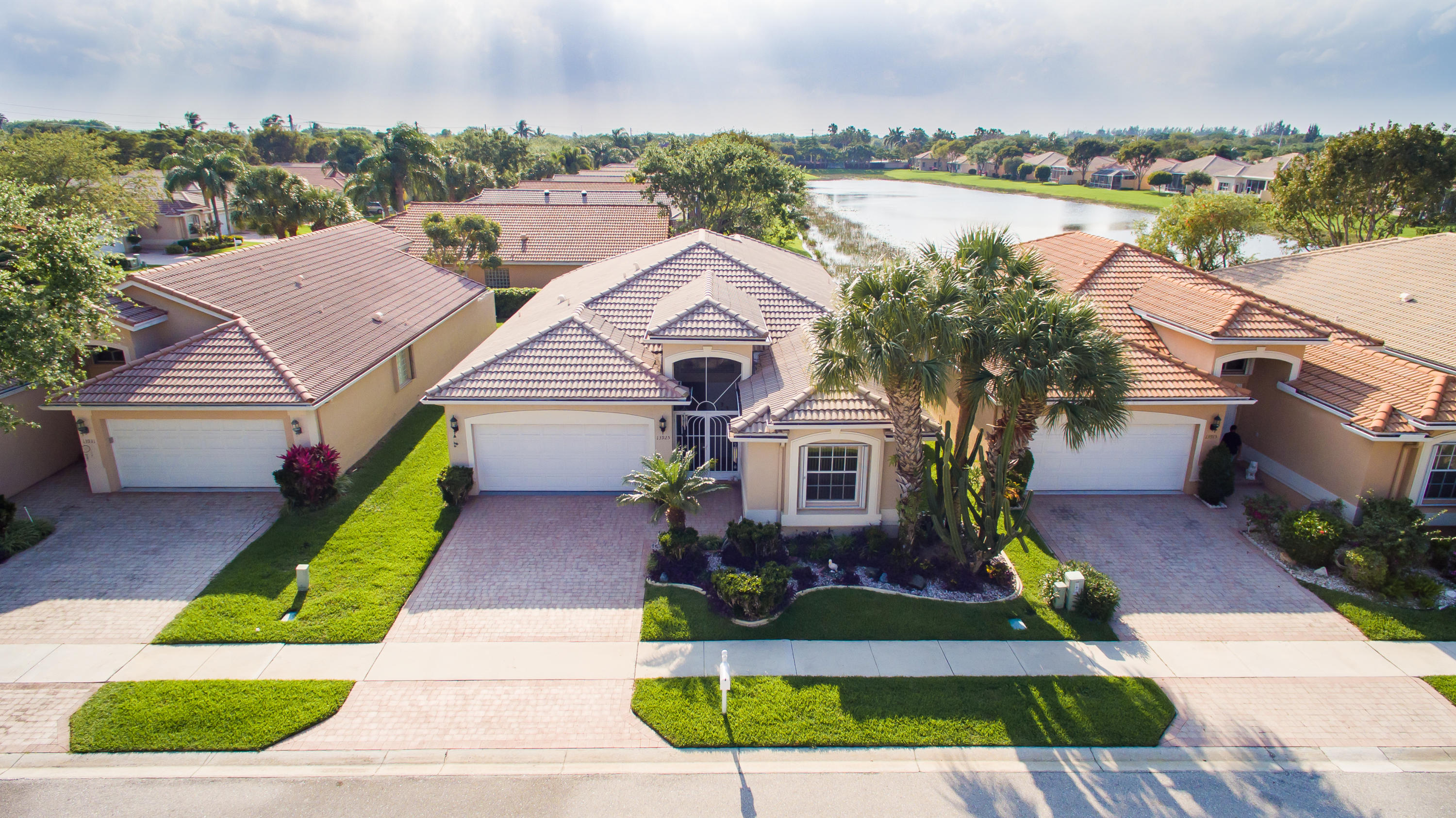 13925 Vía Raphael Delray Beach, FL 33446 - Photo 5 of 33 Front Arial