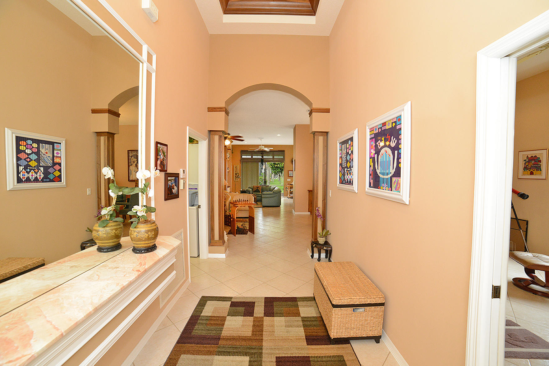 13925 Vía Raphael Delray Beach, FL 33446 - Photo 10 of 33 Foyer