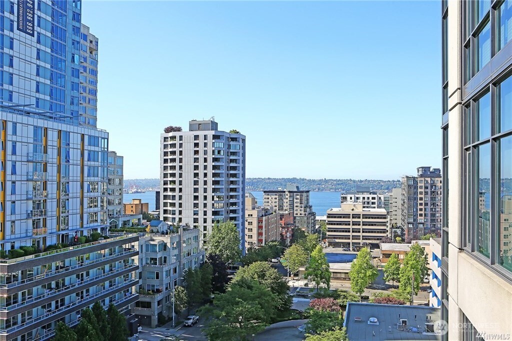 2720 3rd Avenue, Unit 909 Seattle, WA 98121 - Photo 38 of 40 a view of city with tall buildings