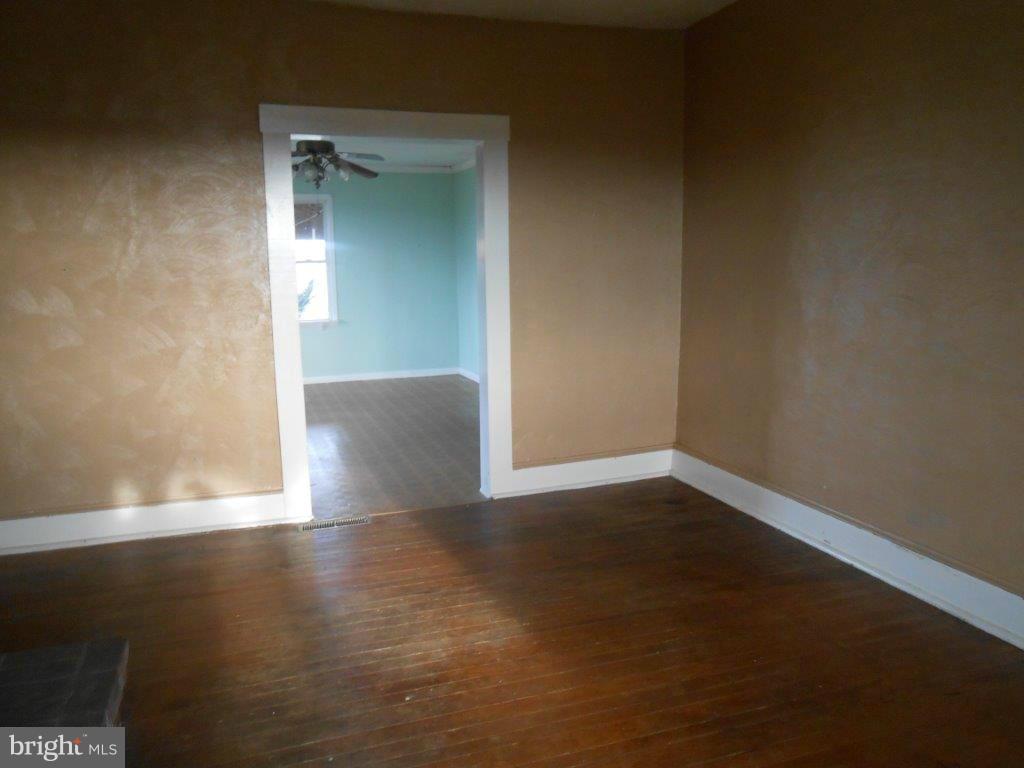 311 St Paul Road Ingleside, MD 21644 - Photo 8 of 15 Living Room