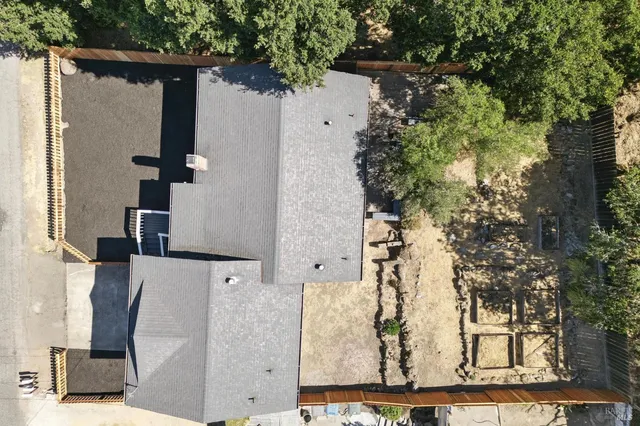 a view of a garage room