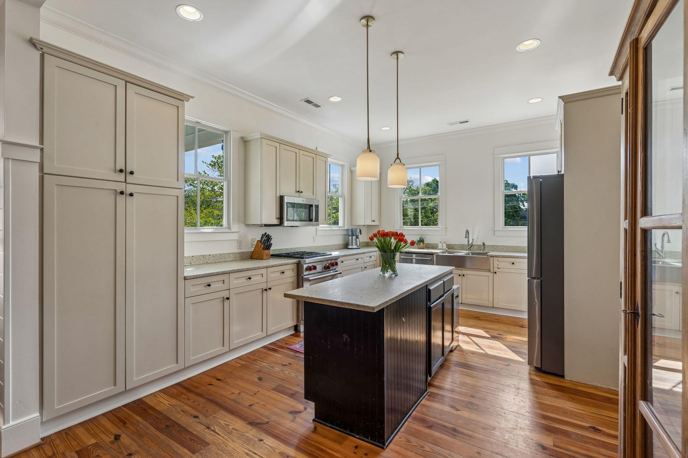 9 William Street Mount Pleasant, SC 29464 - Photo 14 of 59 9WilliamSt-KeenEyeMarketing-019