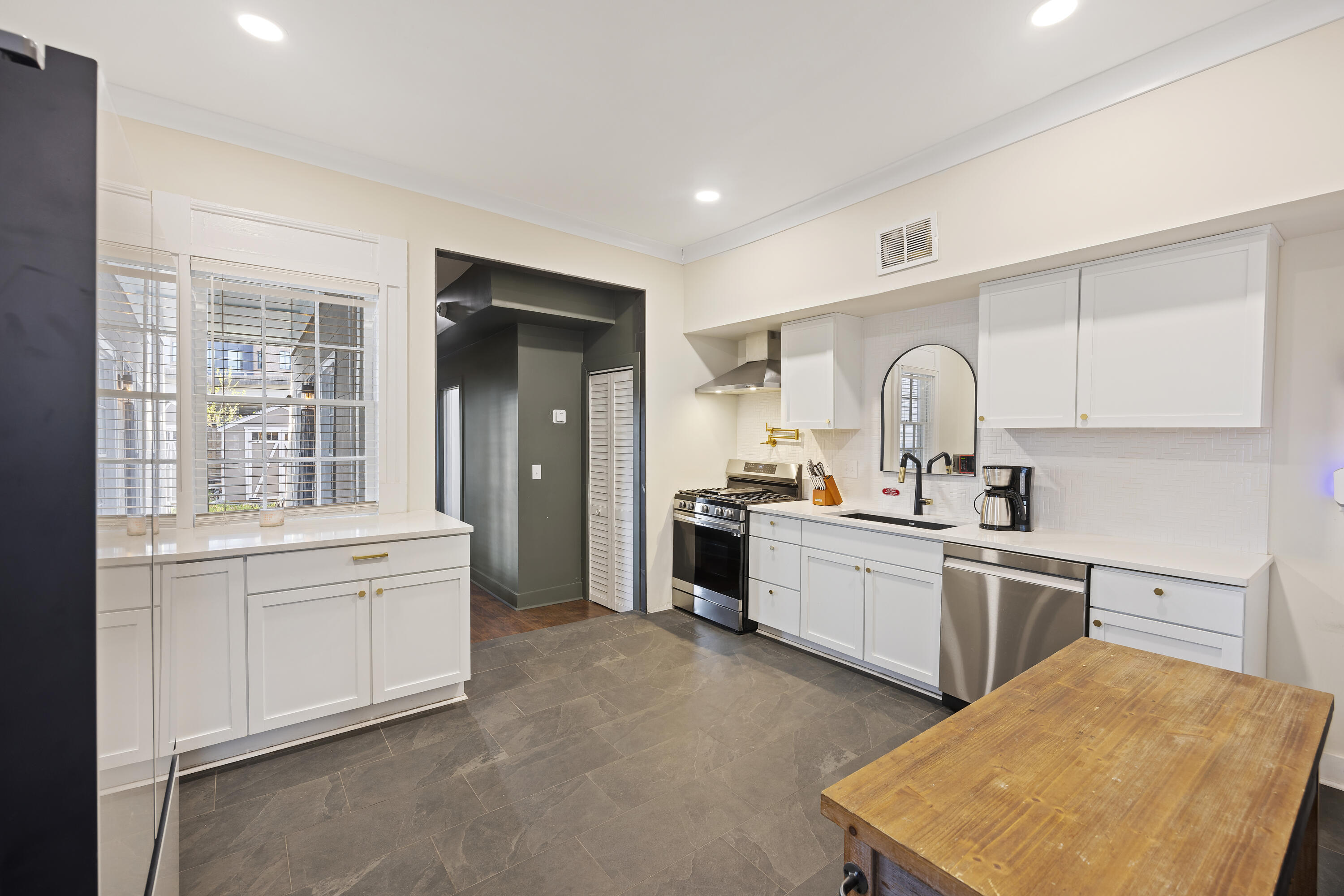 66 Line Street, Unit A Charleston, SC 29403 - Photo 13 of 32 243A0312