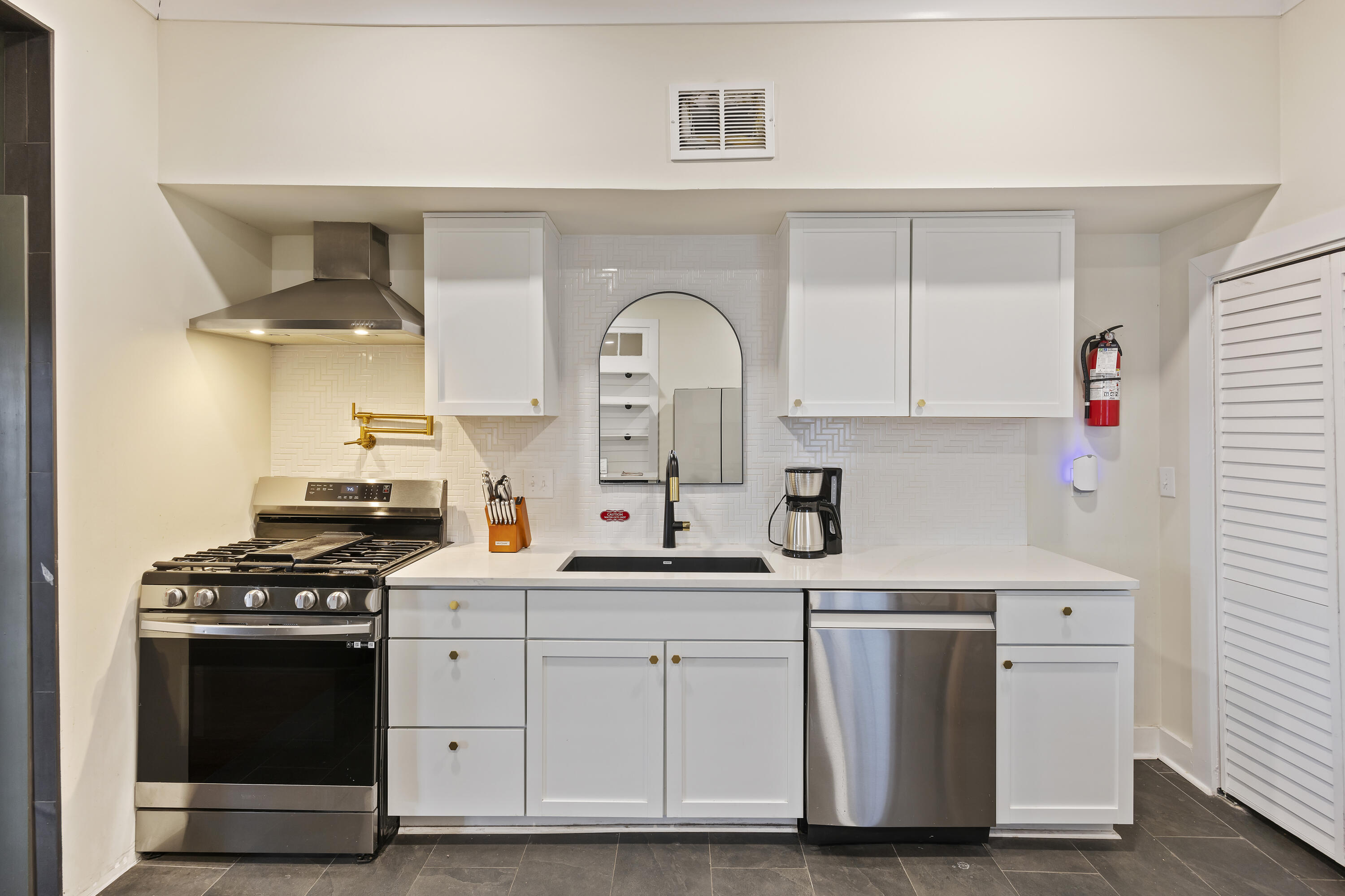 66 Line Street, Unit A Charleston, SC 29403 - Photo 14 of 32 243A0317