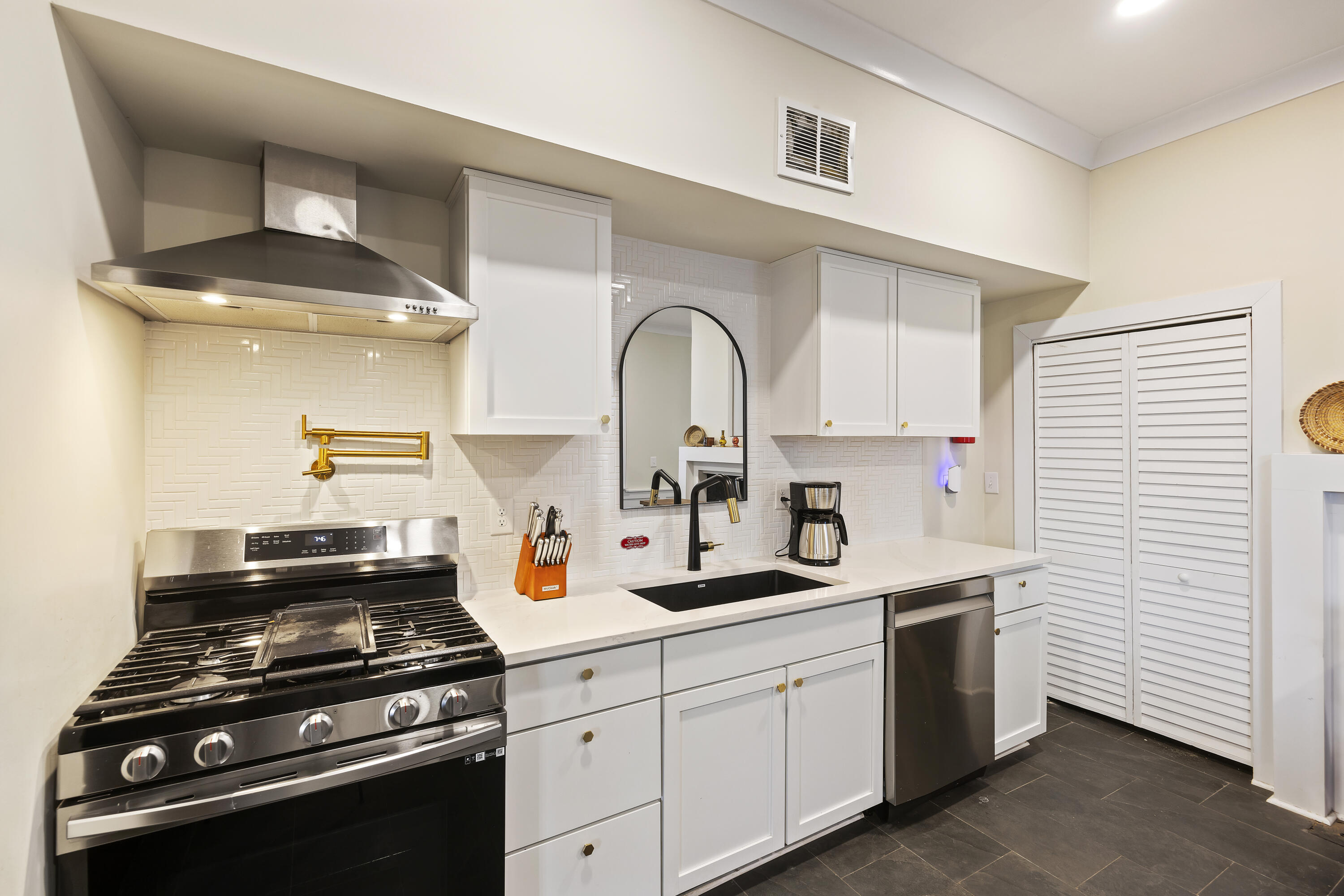 66 Line Street, Unit A Charleston, SC 29403 - Photo 15 of 32 243A0322