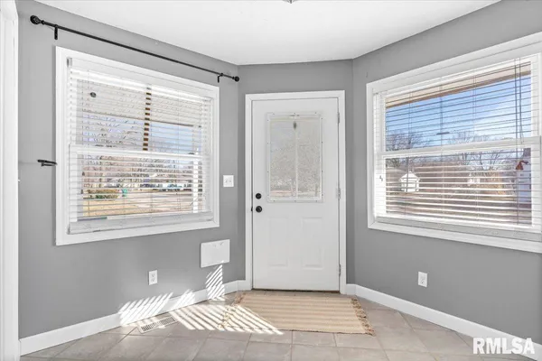 $125,000 | 1002 West Jefferson Street, Auburn, IL 62615