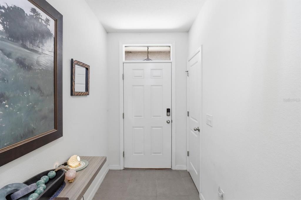 660 Hickory Course Loop Ocala, FL 34472 - Photo 6 of 45 a view of a livingroom with bathroom