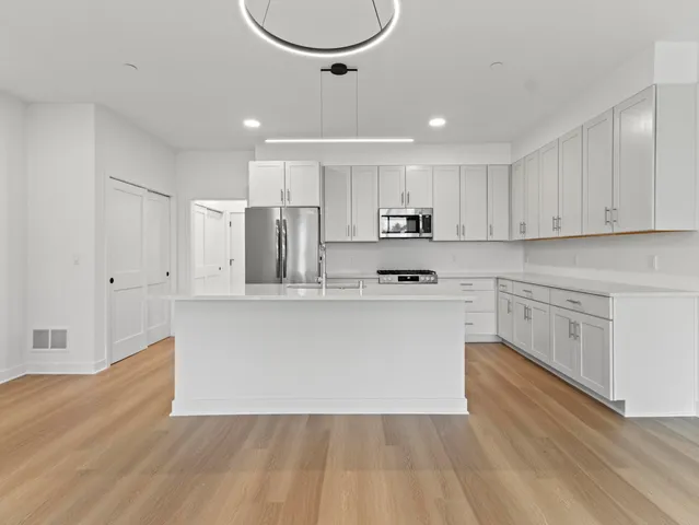 $429,900 | 4163 East Hemlock Drive, Unit 106, Oak Creek, WI 53154