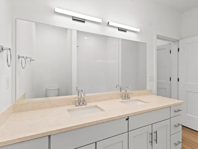 $429,900 | 4163 East Hemlock Drive, Unit 106, Oak Creek, WI 53154