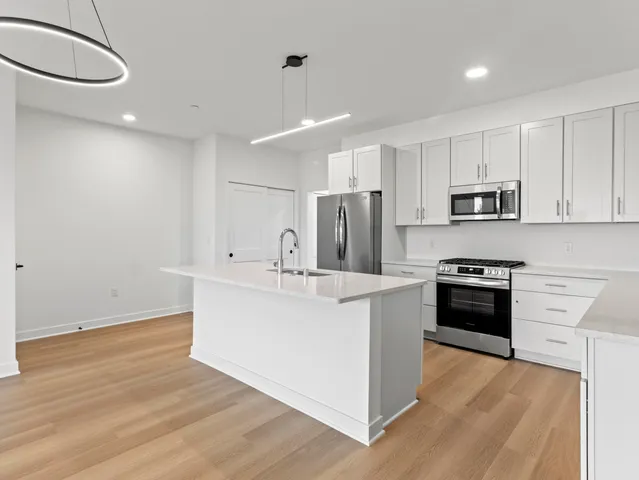 $429,900 | 4163 East Hemlock Drive, Unit 106, Oak Creek, WI 53154