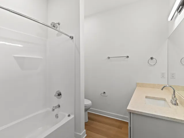 $429,900 | 4163 East Hemlock Drive, Unit 106, Oak Creek, WI 53154