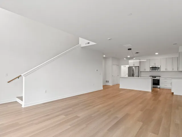 $429,900 | 4163 East Hemlock Drive, Unit 106, Oak Creek, WI 53154