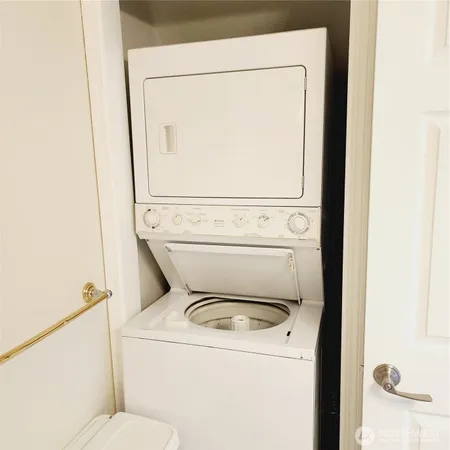 a close up view of a washer and dryer