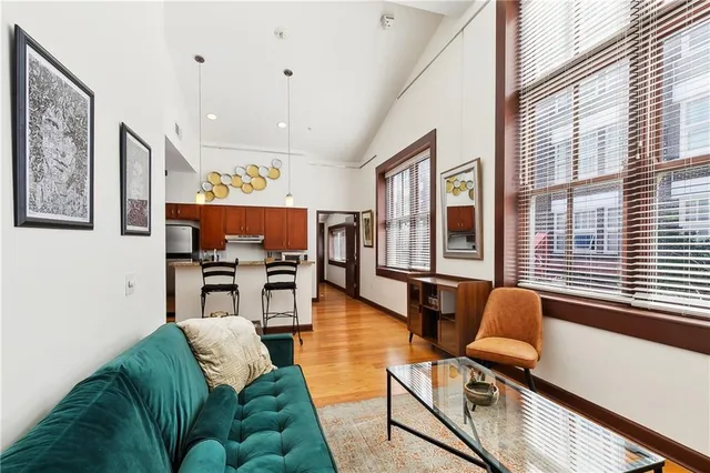 $2,100 | 923 Constance Street, Unit 116, New Orleans, LA 70130