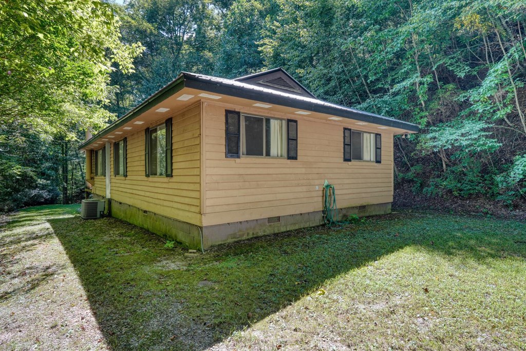 8088 Ivylog Gap Road Young Harris, GA 30582 - Photo 7 of 39 Gallery Image 7