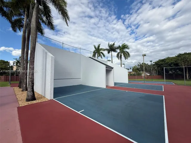 a view of a tennis court