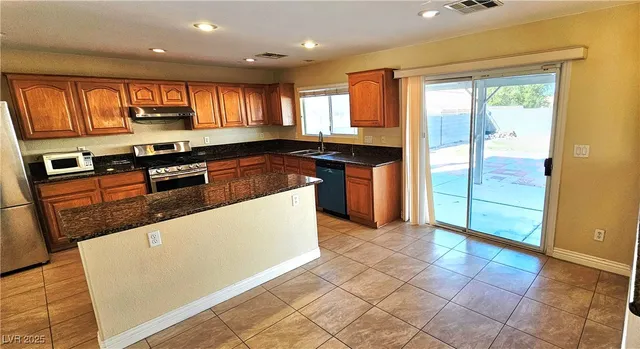 $2,500 | 5876 Capsicum Court, Las Vegas, NV 89118
