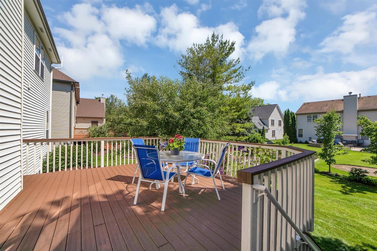 752 Sigmund Road Naperville, IL 60563 - Photo 51 of 55 a view of balcony with furniture and garden
