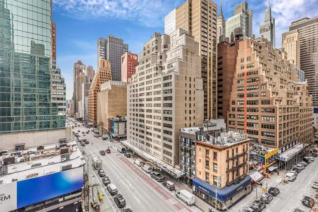 $875,000 | 301 East 45th Street, Unit 10E | Midtown East
