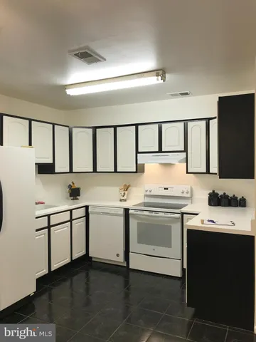 $1,600 | 119 Cameron Street, Berryville, VA 22611