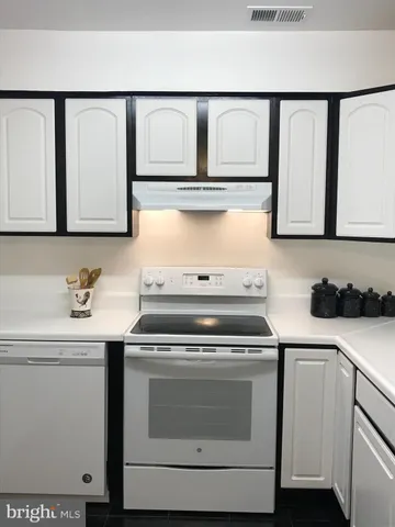 $1,600 | 119 Cameron Street, Berryville, VA 22611