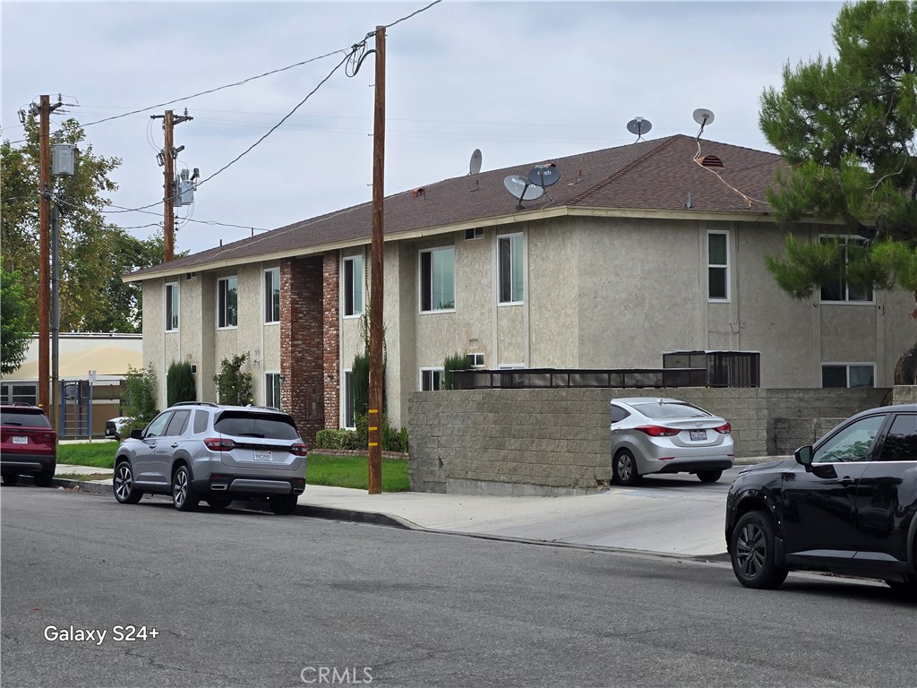 24522 Chestnut Street Newhall, CA 91321 - Photo 3 of 7