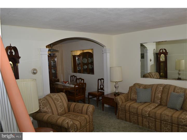 6955 Clinton Road Upper Darby, PA 19082 - Photo 6 of 15