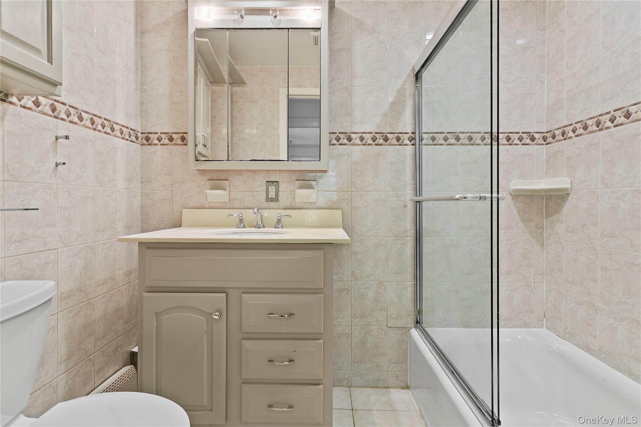 392 Main Street Cold Spring, NY 10516 - Photo 22 of 28 Full bathroom