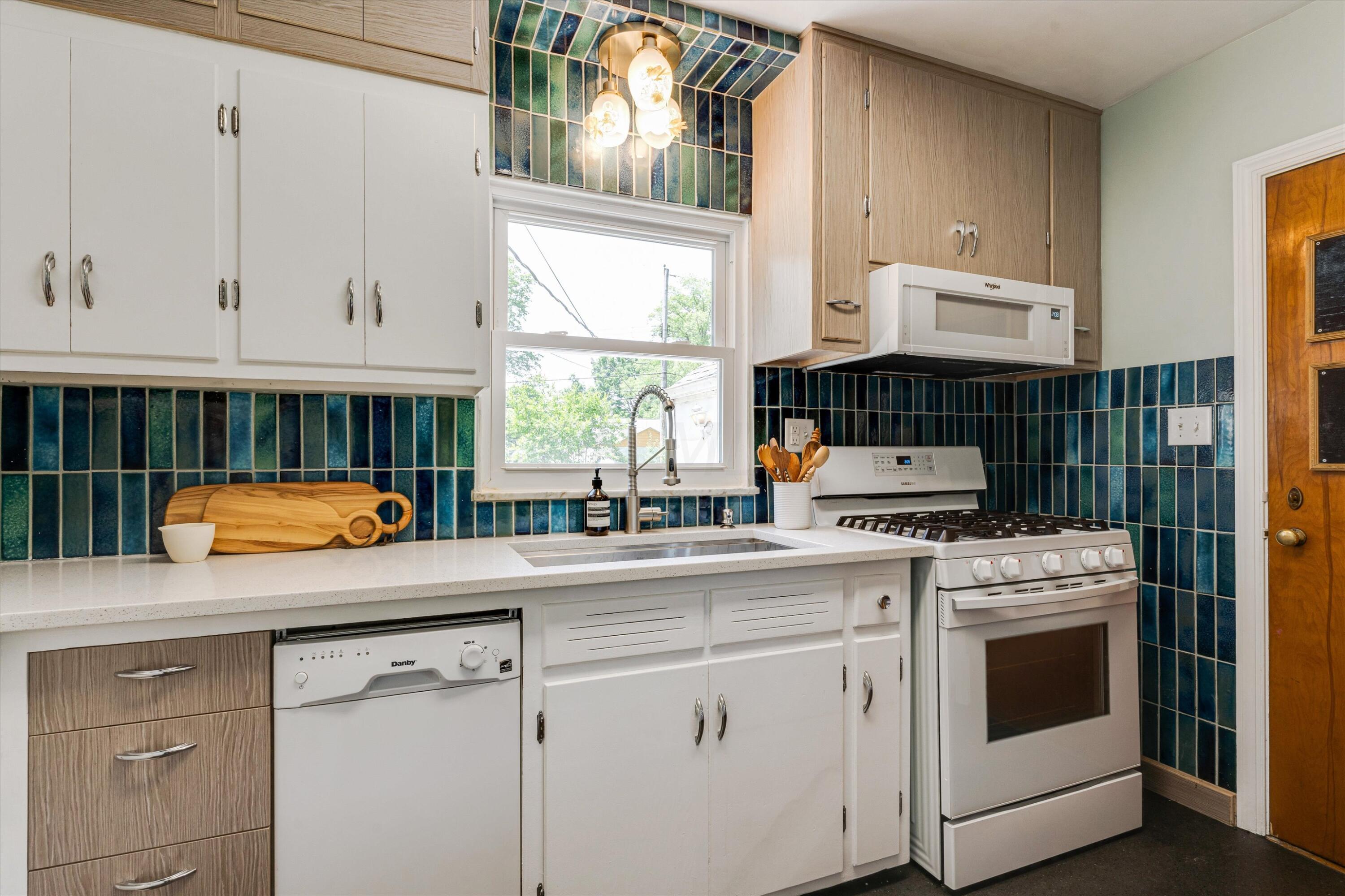 101 North Harding Road Columbus, OH 43209 - Photo 14 of 42 Kitchen
