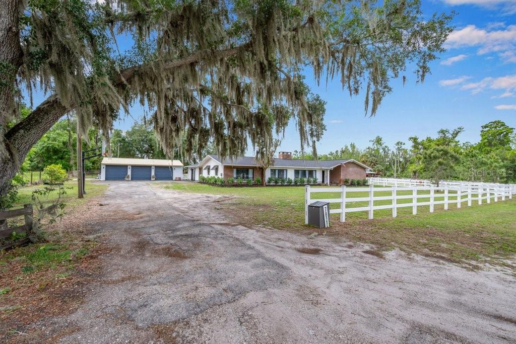 7820 Lithia Pinecrest Road Lithia, FL 33547 - Photo 5 of 80 Gallery Image 5
