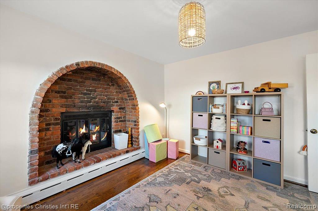1756 Yorkshire Road Birmingham, MI 48009 - Photo 22 of 45