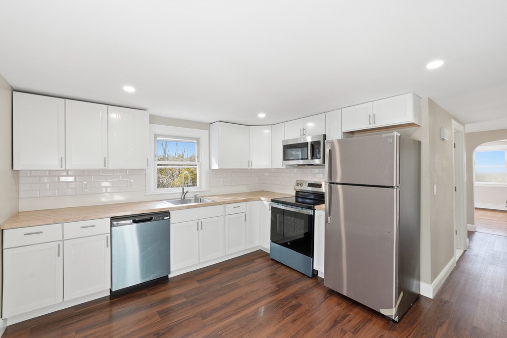 542 Oak Hill Road Fitchburg, MA 01420 - Photo 11 of 33