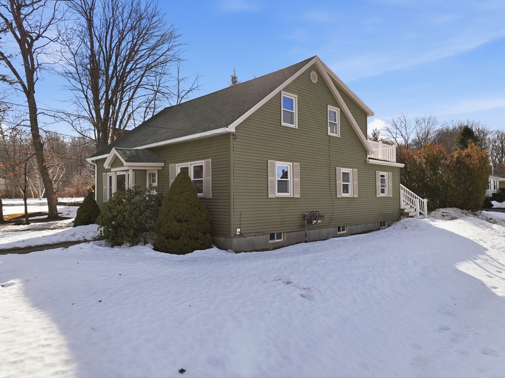 542 Oak Hill Road Fitchburg, MA 01420 - Photo 2 of 33