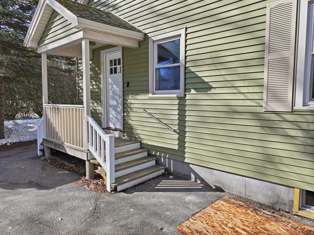 542 Oak Hill Road Fitchburg, MA 01420 - Photo 5 of 33